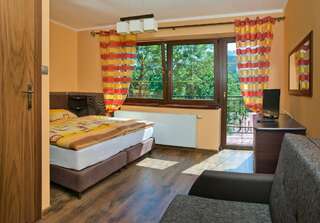 Отели типа «постель и завтрак» Bażancia Chatka Устронь Двухместный номер с 1 кроватью и видом на горы-8